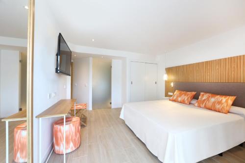 Habitación Doble - 2 camas del hotel Iberostar Waves Playa de Muro. Foto 1