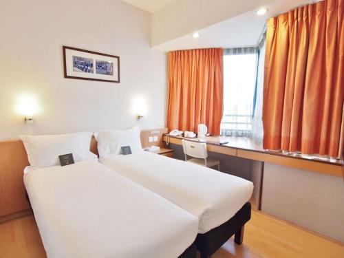 Habitación Doble Superior - 2 camas del hotel Ibis Hong Kong North Point. Foto 2