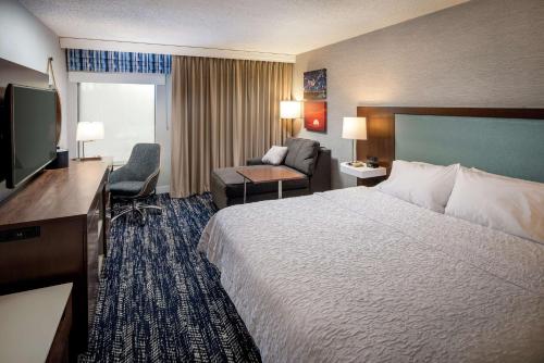 Habitación doble 1 Cama king Normal del hotel Hampton Inn Long Island/commack. Foto 3