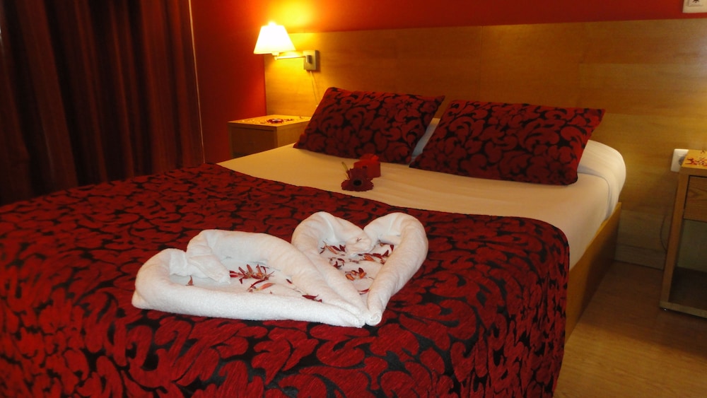 Habitación estándar con 1 cama doble o 2 individuales, 1 cama doble o 2 individuales del hotel Durão. Foto 1