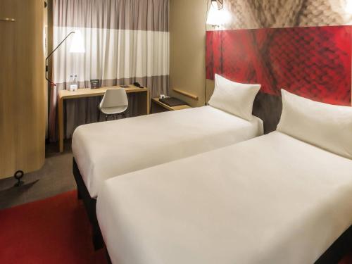 Habitación Doble Sweet by Ibis - 2 camas del hotel Ibis London Stratford. Foto 1