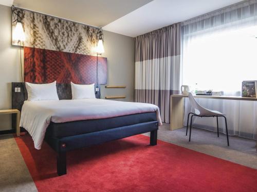 Habitación adaptada para personas con movilidad reducida - 1 cama doble del hotel Ibis London Stratford. Foto 2