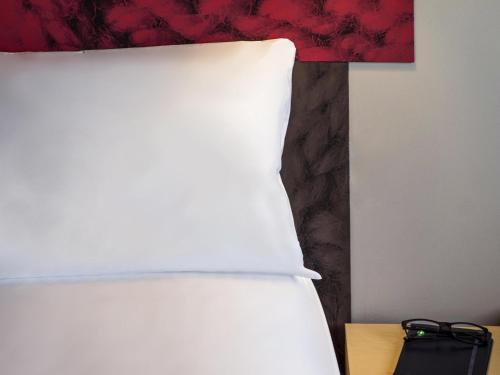 Habitación adaptada para personas con movilidad reducida - 1 cama doble del hotel Ibis London Stratford. Foto 3