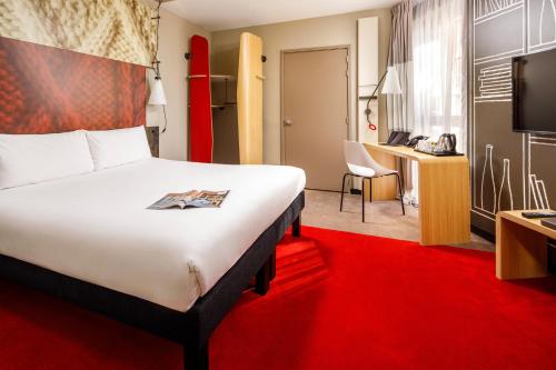 Habitación adaptada para personas con movilidad reducida - 1 cama doble del hotel Ibis London Stratford. Foto 5