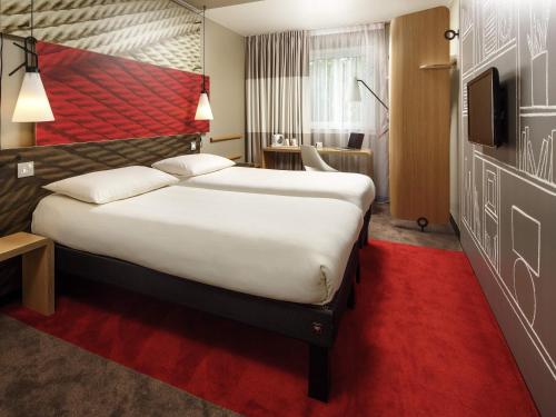 Habitación Doble Estándar 2 camas - adaptada para personas con movilidad reducida del hotel Ibis London Stratford. Foto 2