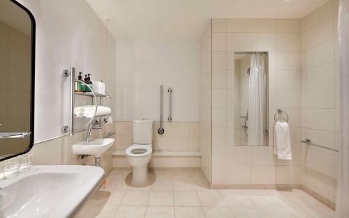 Estudio Accesible con zona de cocina - 1 cama extragrande del hotel Hyatt House London Stratford. Foto 1