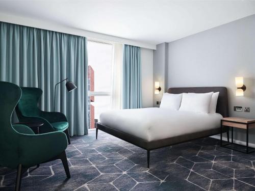 Estudio con cama extragrande del hotel Hyatt House London Stratford. Foto 1