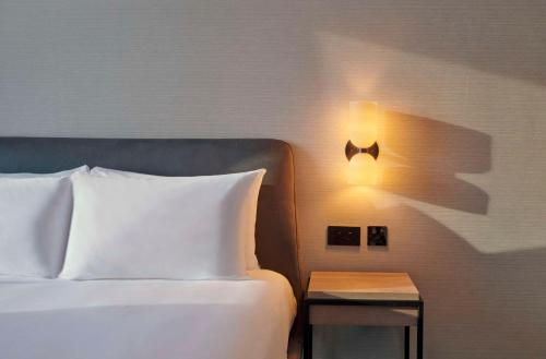 Estudio con cama extragrande del hotel Hyatt House London Stratford. Foto 4
