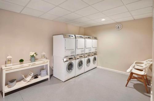 Estudio con cama extragrande del hotel Hyatt House London Stratford. Foto 6