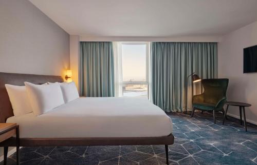 Estudio Deluxe con cama grande del hotel Hyatt House London Stratford. Foto 4
