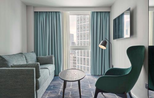 Suite con vistas a Cherry Park - 1 cama extragrande del hotel Hyatt House London Stratford. Foto 2