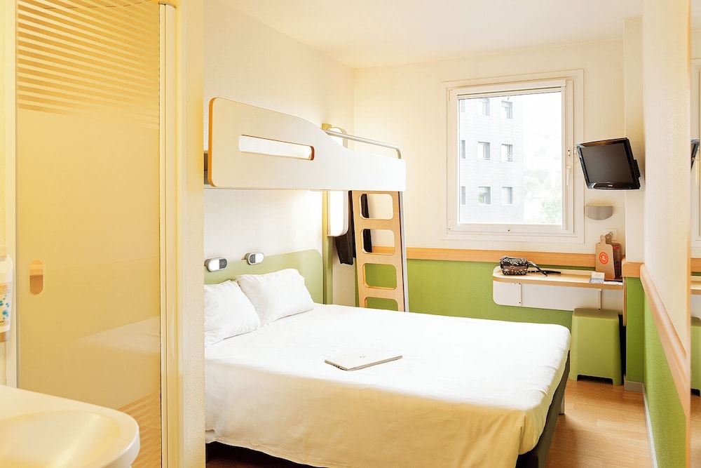 Habitación Classic con 1 cama doble del hotel Ibis Budget Oviedo. Foto 1