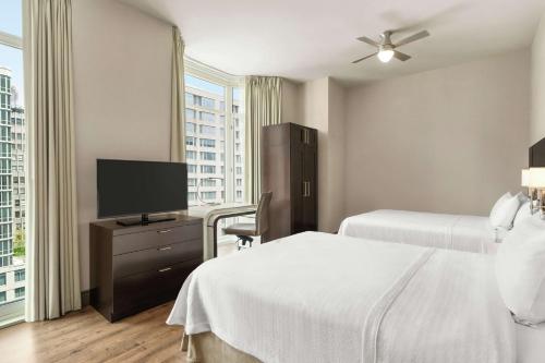Estudio Deluxe con 2 camas dobles - no fumadores del hotel Homewood Suites New York/midtown Manhattan Times Square South. Foto 3