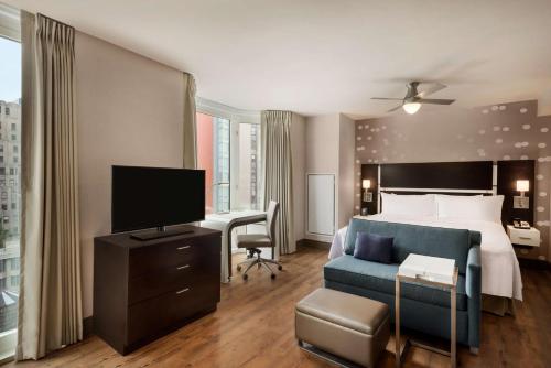 Estudio Doble con cama grande y vistas a la ciudad del hotel Homewood Suites New York/midtown Manhattan Times Square South. Foto 3