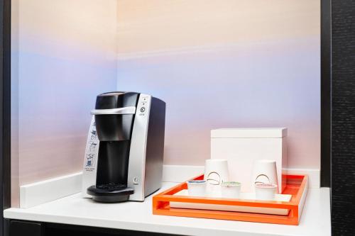 Habitación Doble con vistas a la ciudad - cama doble o doble grande del hotel Courtyard by Marriott New York Manhattan / Central Park. Foto 3