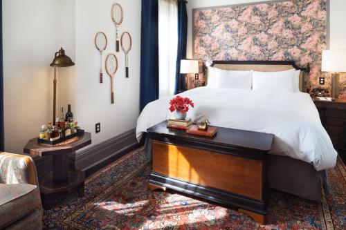 Habitación Estándar - cama extragrande del hotel The High Line