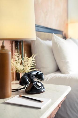 Habitación Deluxe adaptada para personas con discapacidad - 1 cama extragrande del hotel The High Line. Foto 2