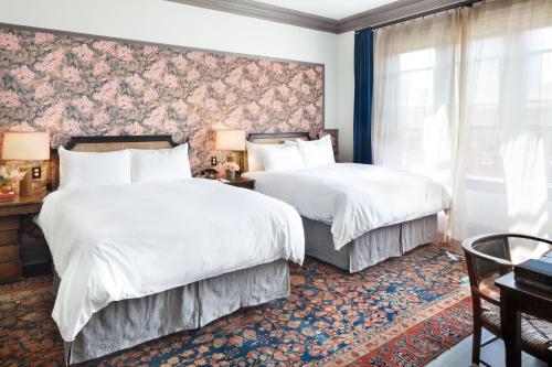 Habitación Doble Deluxe con cama grande del hotel The High Line. Foto 2