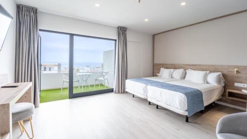 Habitación Doble con balcón y vistas al mar del hotel Af Valle Orotava. Foto 2