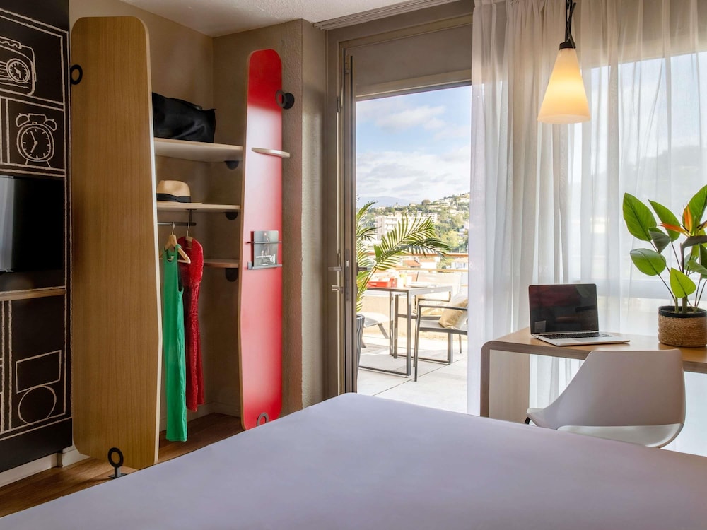Habitación Comfort del hotel Ibis Cannes Plage La Bocca. Foto 7