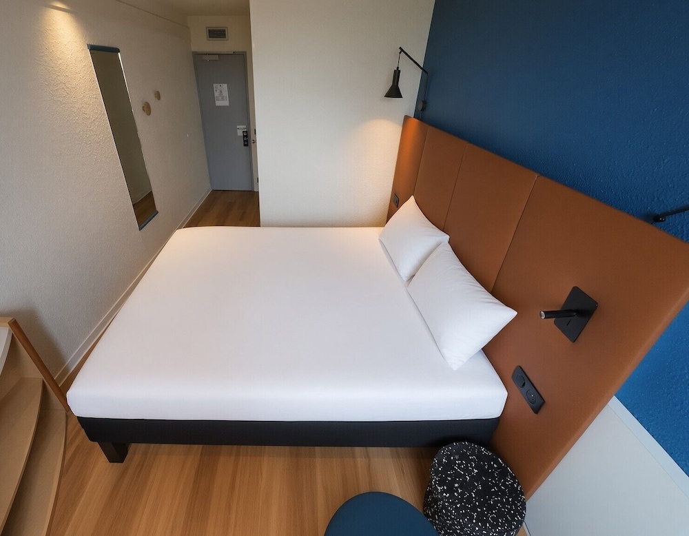 Habitación estándar doble, 1 cama doble del hotel Ibis Lyon Est Bron. Foto 2