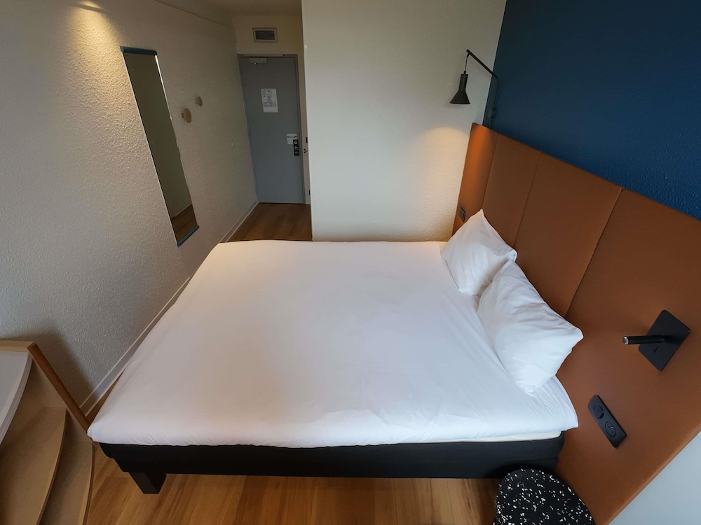 Habitación estándar doble, 1 cama doble del hotel Ibis Lyon Est Bron. Foto 2