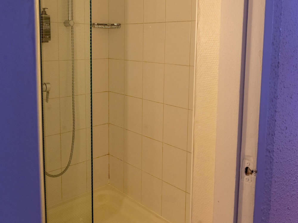 Habitación estándar doble, 1 cama doble del hotel Ibis Lyon Est Bron. Foto 8