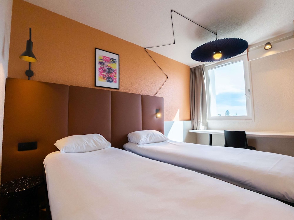 Habitación estándar, 2 camas individuales del hotel Ibis Lyon Est Bron. Foto 6