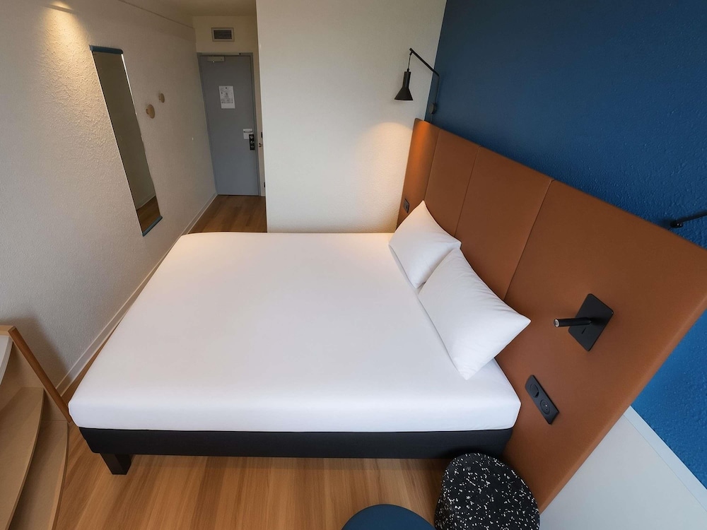 Habitación estándar doble, 1 cama doble del hotel Ibis Lyon Est Bron. Foto 13