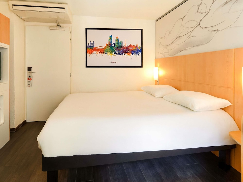 Habitación Confort, 1 cama doble, vistas al patio del hotel Ibis Lyon Part Dieu Les Halles. Foto 3