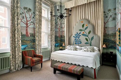 Habitación Deluxe del hotel Charlotte Street Hotel, Firmdale Hotels. Foto 2