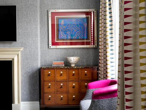 Suite Junior Deluxe del hotel Charlotte Street Hotel, Firmdale Hotels. Foto 8