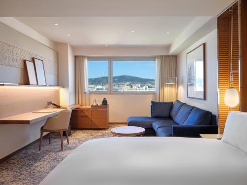 Habitación Clásica con cama extragrande y vistas a la ciudad del hotel Intercontinental Barcelona, An Ihg. Foto 3