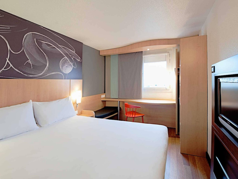 Habitación Standard con una cama doble del hotel Ibis Chevilly Orly Tram 7. Foto 8