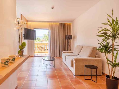 Suite del hotel Mon Port and Spa