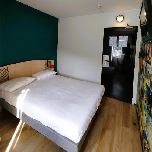 Habitación Cabrio, 1 cama doble con baño: nuevo #ontheroad del hotel f1 Lyon Bourgoin-jallieu. Foto 4