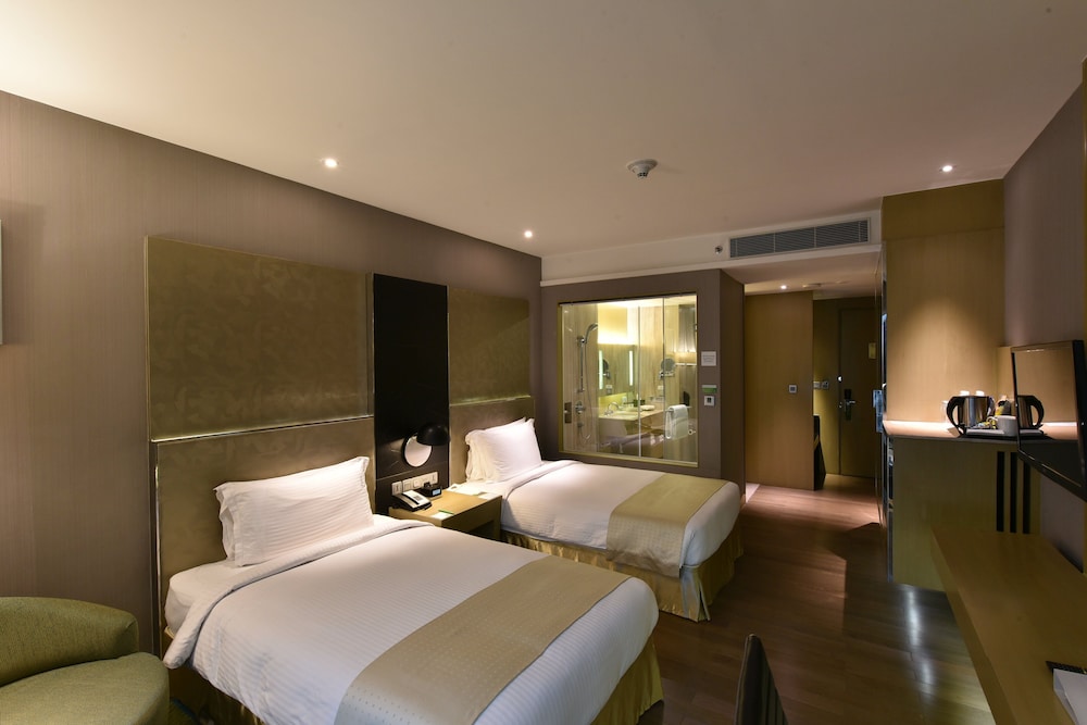 Habitación estándar, 2 camas individuales, no fumadores, vistas a la piscina del hotel Holiday Inn New Delhi International Airport, An Ihg. Foto 2