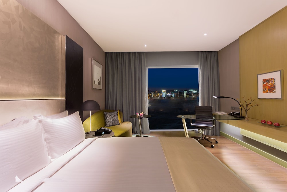 Habitación estándar, 1 cama de matrimonio grande, no fumadores del hotel Holiday Inn New Delhi International Airport, An Ihg. Foto 1