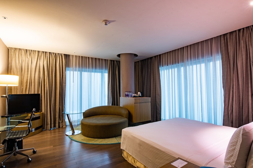 Suite, 1 cama de matrimonio grande, no fumadores del hotel Holiday Inn New Delhi International Airport, An Ihg