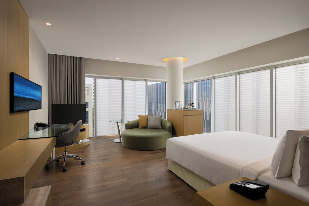 Suite, 1 cama de matrimonio grande, no fumadores del hotel Holiday Inn New Delhi International Airport, An Ihg. Foto 3
