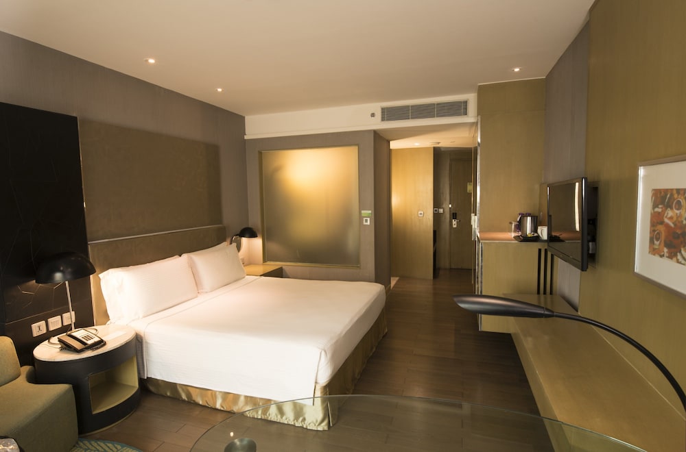 Habitación estándar, 1 cama de matrimonio grande, fumadores del hotel Holiday Inn New Delhi International Airport, An Ihg. Foto 2