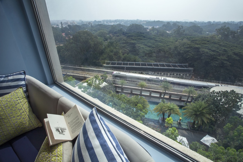 2 camas individuales del hotel Hyatt Centric Mg Road Bangalore. Foto 3
