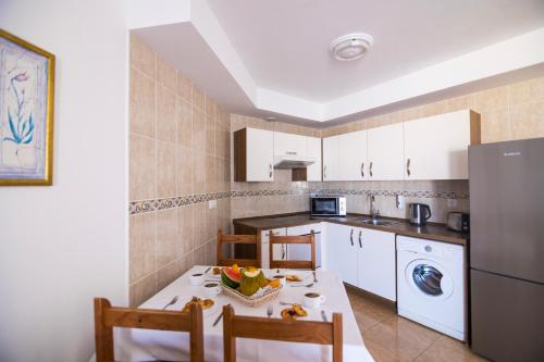 Apartamento de 1 dormitorio con vistas a la piscina del hotel TAO El Cotillo. Foto 6