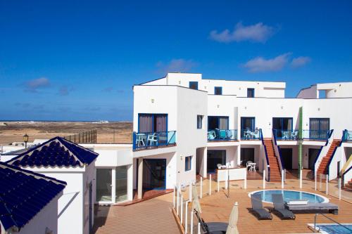 Apartamento de 1 dormitorio con vistas a la piscina del hotel TAO El Cotillo. Foto 3