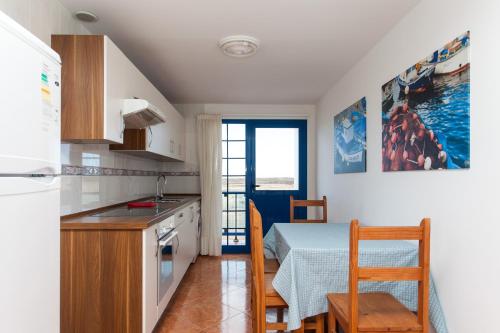 Apartamento Familiar de 2 dormitorios con vistas a la piscina del hotel TAO El Cotillo. Foto 5