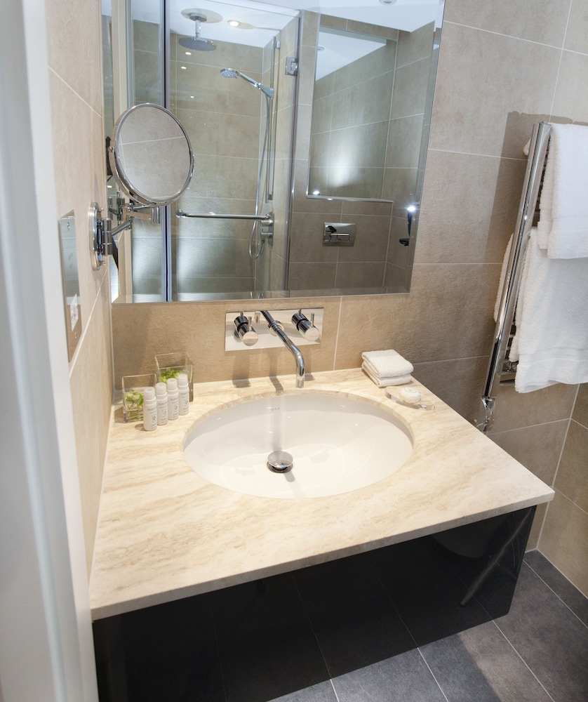 Habitación ejecutiva del hotel Dorsett Shepherds Bush. Foto 6