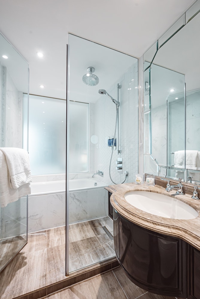 Habitación Deluxe, 1 cama de matrimonio grande del hotel Dorsett Shepherds Bush. Foto 6