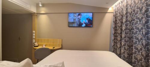 Comfort Double Room del hotel Geographotel Paris - Roissy Cdg Airport. Foto 2