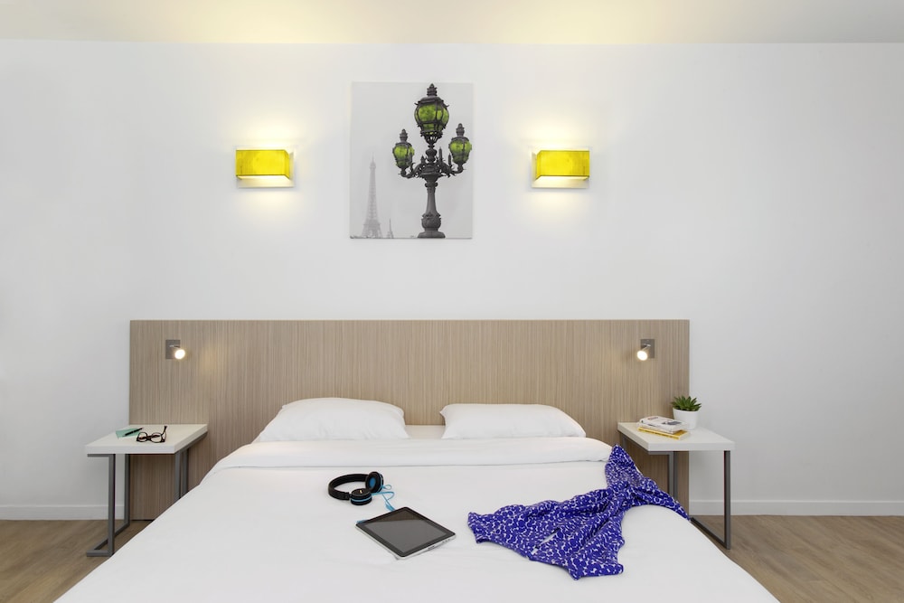 Estudio, 1 cama doble del hotel Adagio Access Paris Clichy. Foto 1