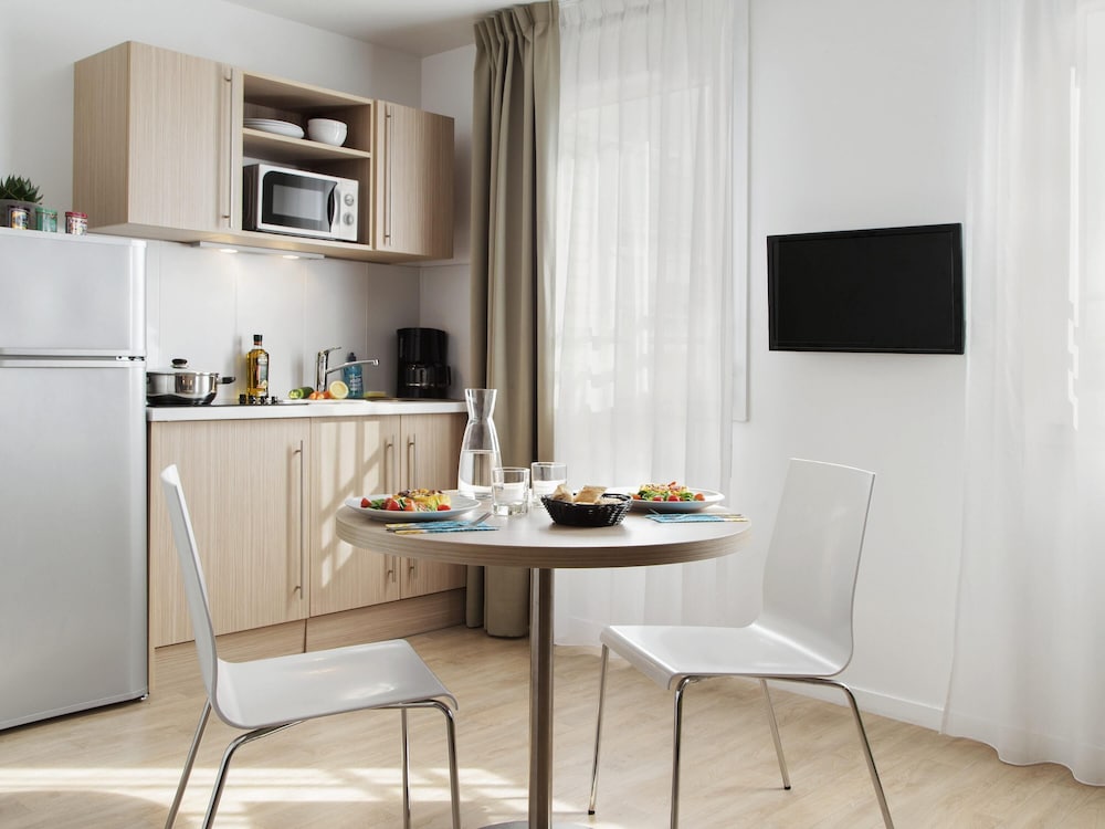 Estudio, 1 cama doble del hotel Adagio Access Paris Clichy. Foto 5